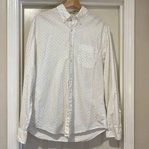 J. Crew men’s classic cotton button-down shirt, size M, white with blue dots.